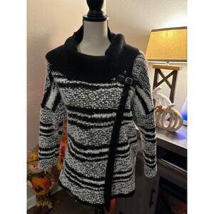 Calvin Klein sweater size s/m black‎ white